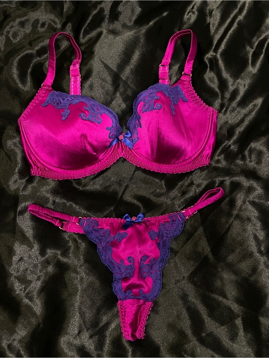 Agent Provocateur Other - Agent Provocateur Molly Fuchsia Satin/Silk Bra & Thong Set in 34DD, AP2 (US 4)